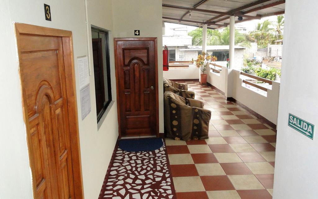 Hostal Arena Negra Puerto Ayora  Exteriér fotografie